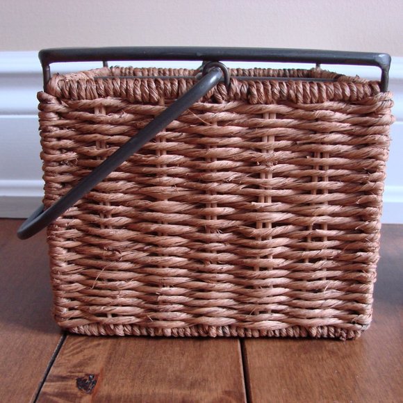 Wicker Utensil Cutlery Organizer Holder Basket and Glass Vase - Picture 2 of 8